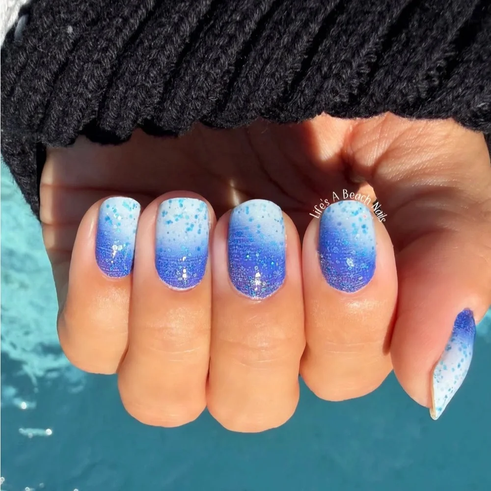 *Exclusive* Color Street: Frosted Fizz | Blue Ombre Glitter Winter Holiday Party - Picture 11 of 12